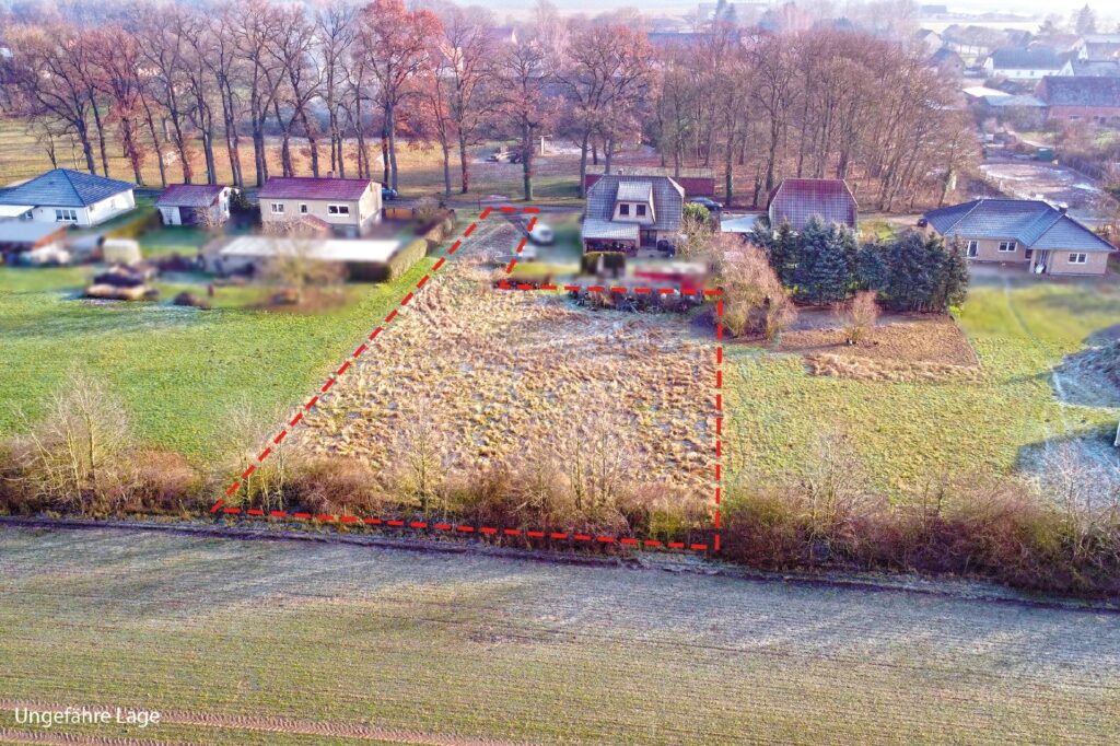 Luftaufnahme - Grundstück mit Anzeichnung